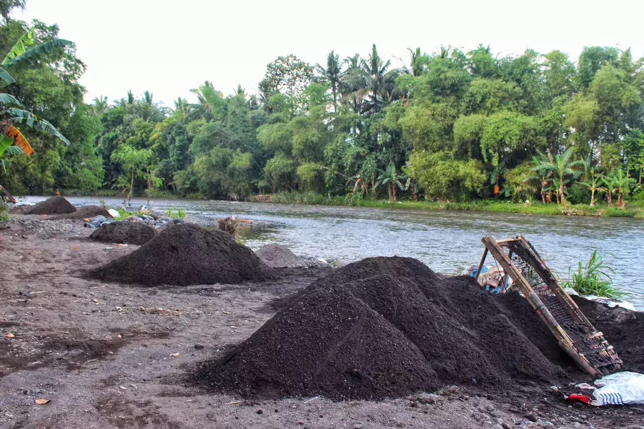 Chennai Illegal sand dune mining in Injambakkam beach threatens coastline